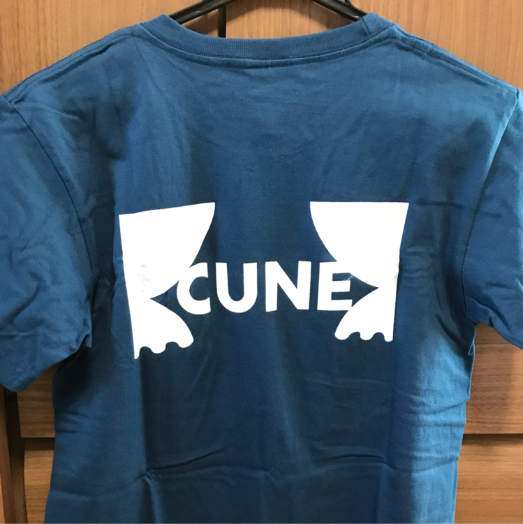 CUNEのTシャツ