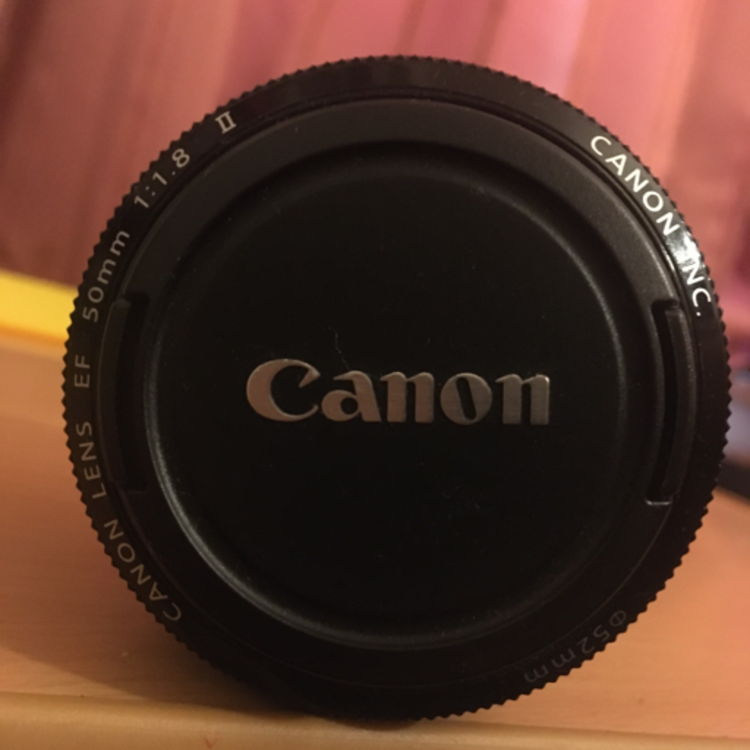 単焦点レンズ　canon 50mm f1.8-